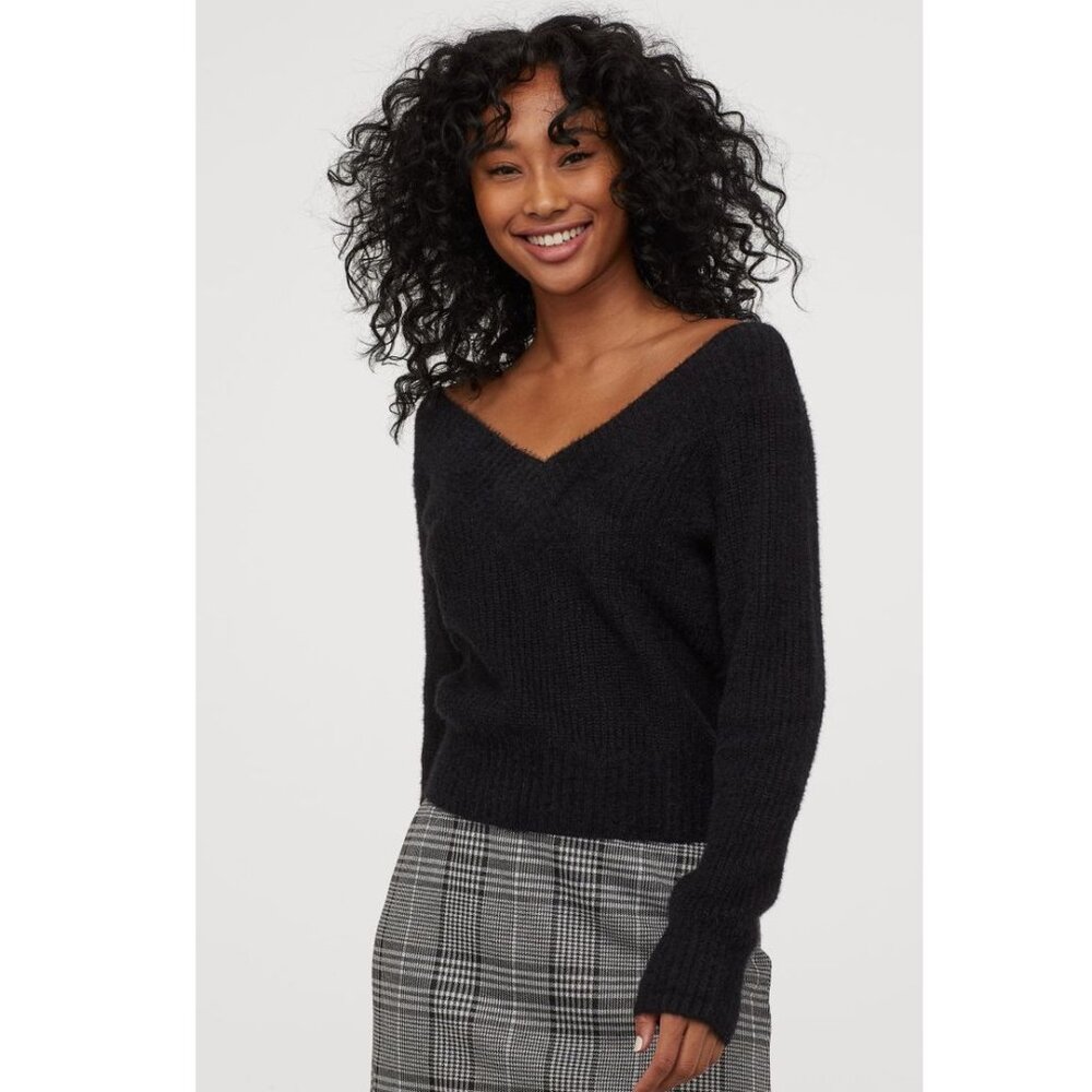 MOVING SALE | Buy by 2/21 | V-neck Sweater, Black, XS